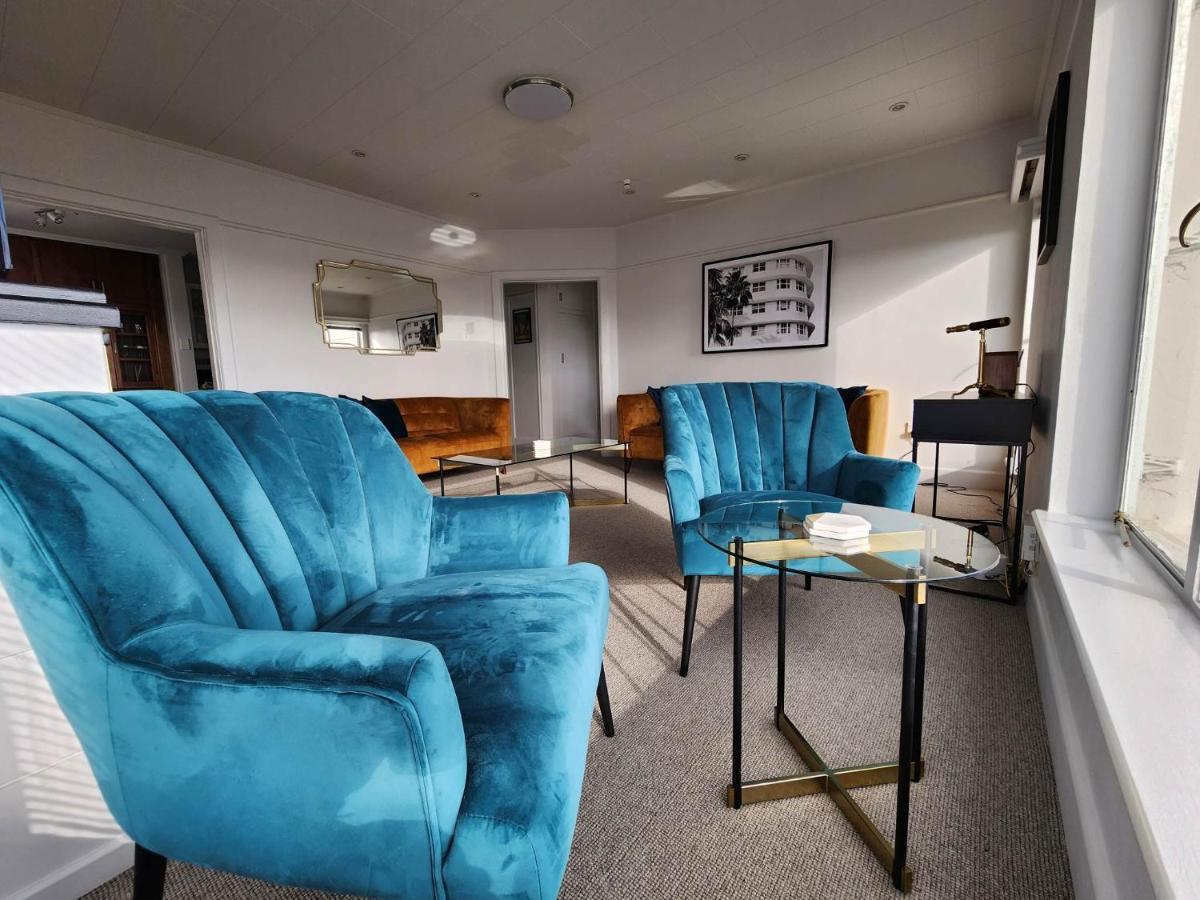 Art Deco Beauty On The Bay Hill Apartment Timaru Bagian luar foto
