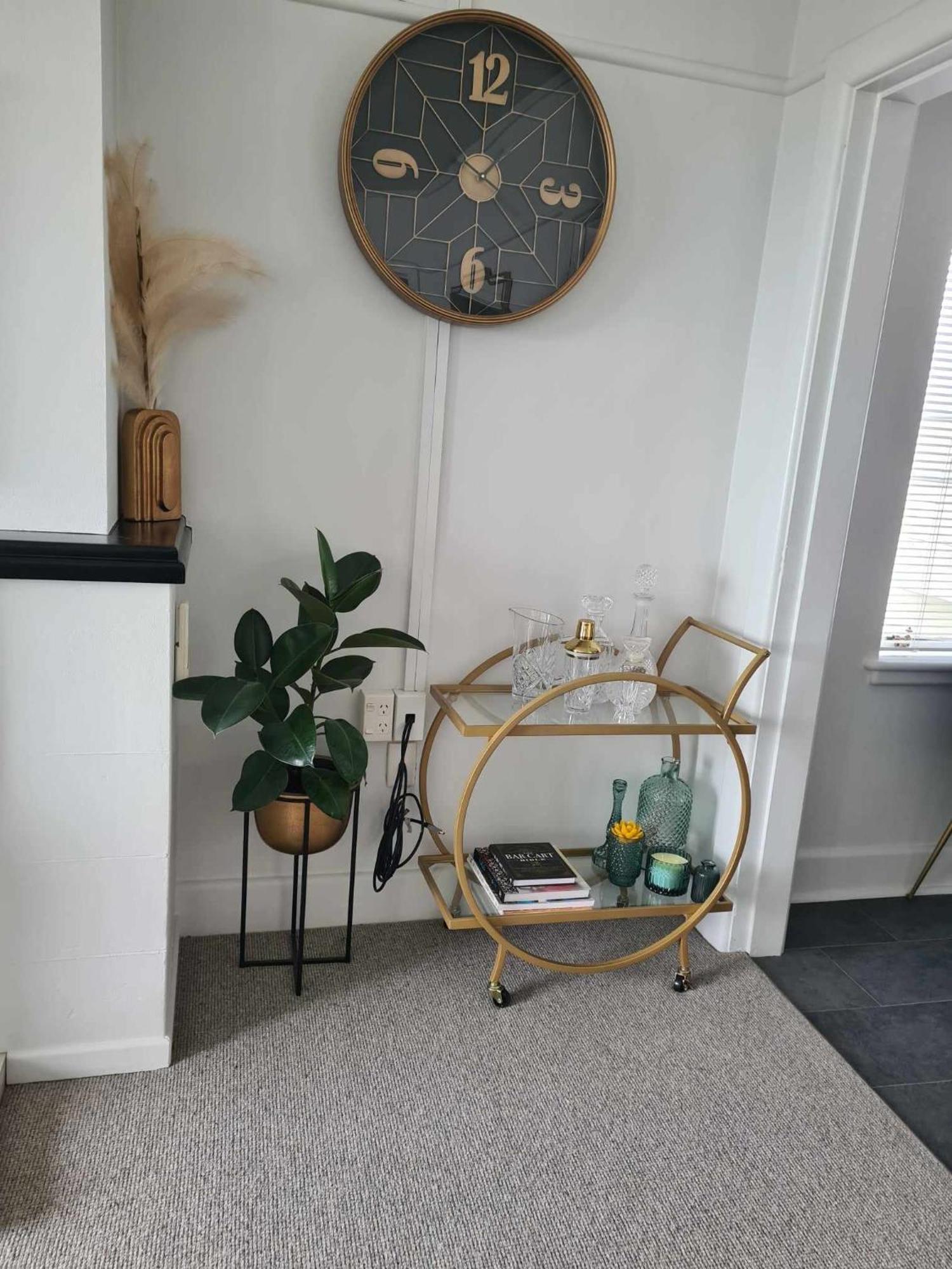 Art Deco Beauty On The Bay Hill Apartment Timaru Bagian luar foto