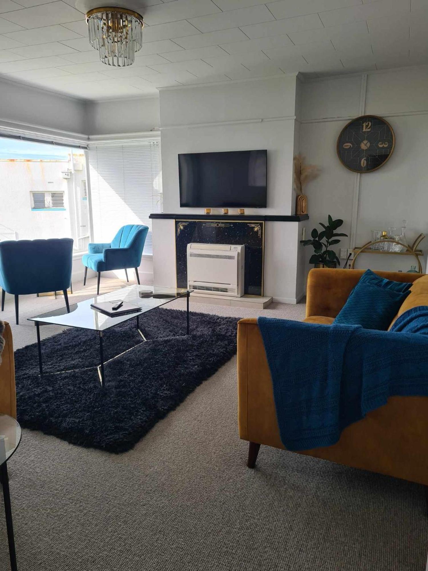 Art Deco Beauty On The Bay Hill Apartment Timaru Bagian luar foto
