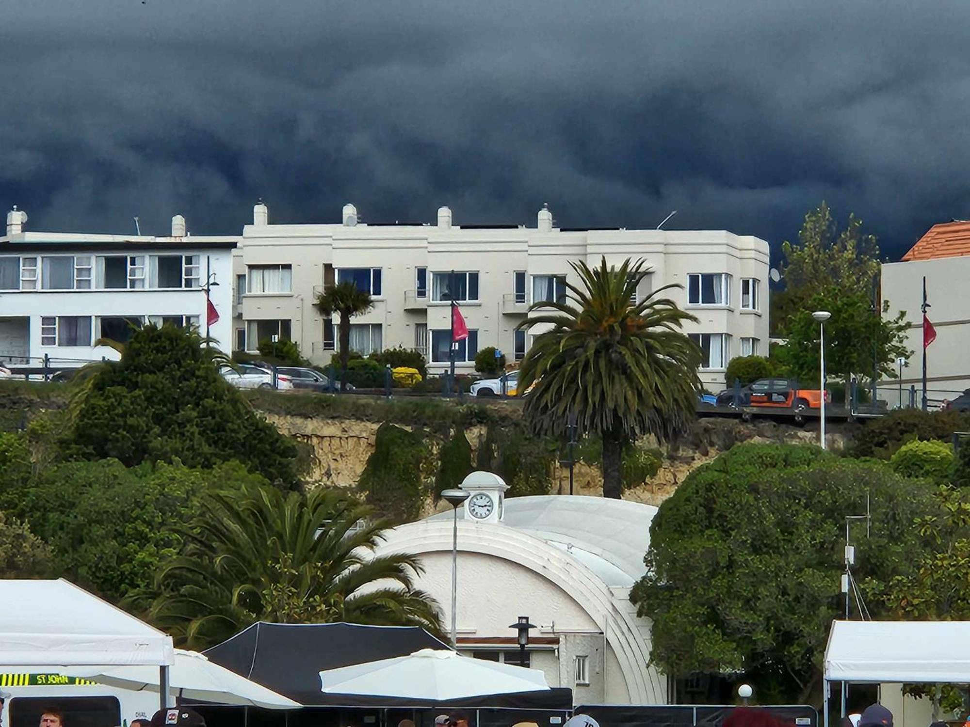 Art Deco Beauty On The Bay Hill Apartment Timaru Bagian luar foto